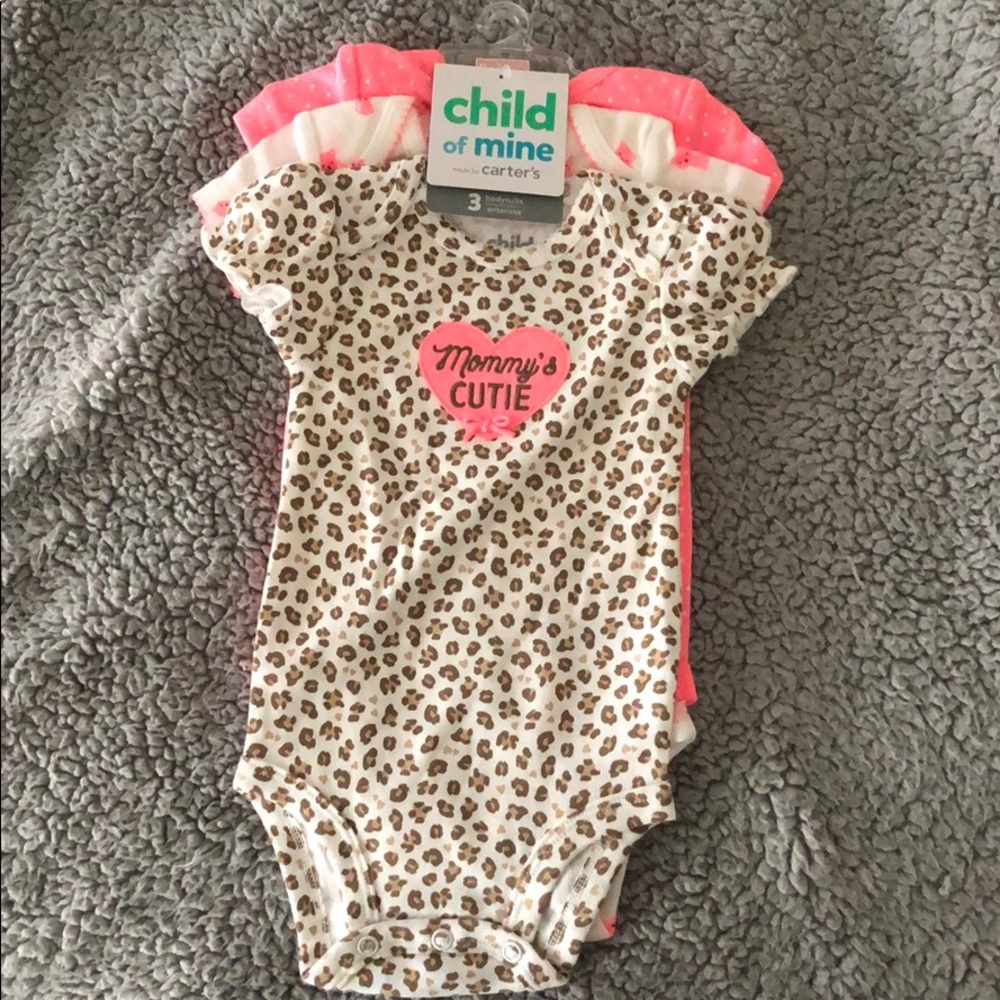 🎀👶🏻CARTERS 3 piece onesie set. 0-3mo NWT